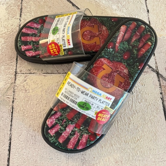 Meow Wolf Omega Mart Party Platter Slides Unisex Ready to Wear Slipper Sz 9.5 - Picture 13 of 13